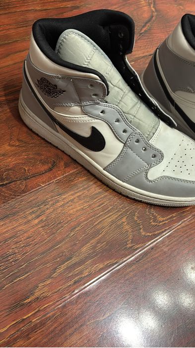 Продам кроссовки ir jordan