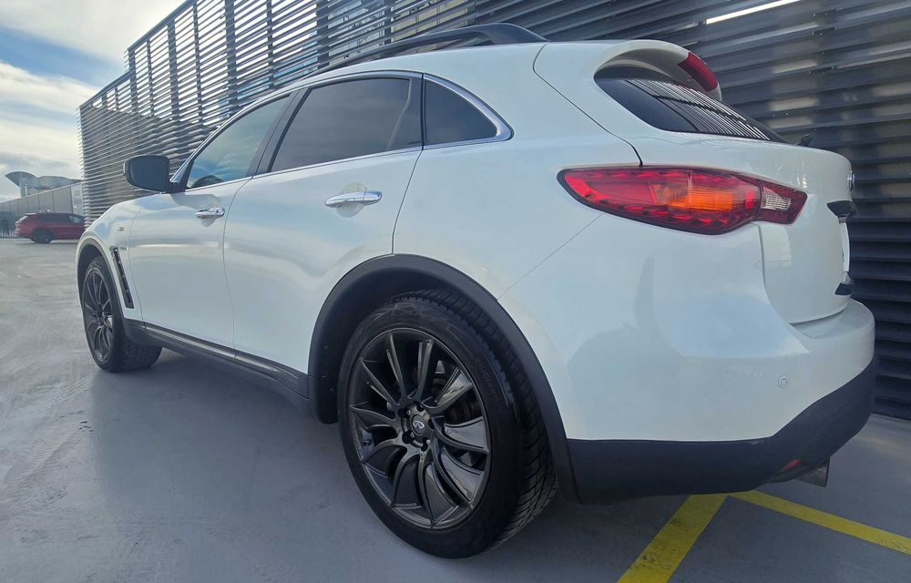 Infiniti QX70 2016