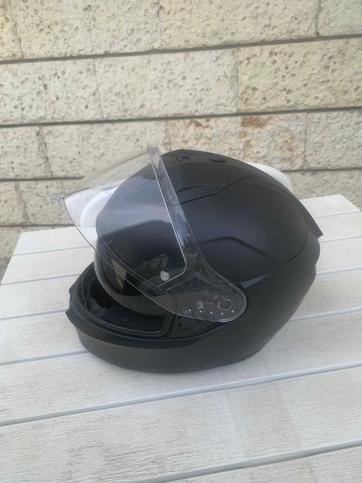 Продавам Каска за мотор Shark