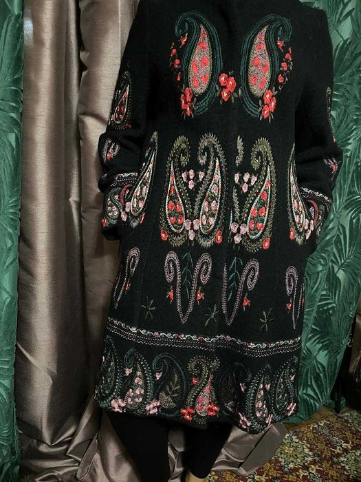 Palton brodat Desigual