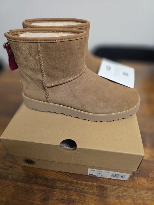 Cizme UGG noi in cutie