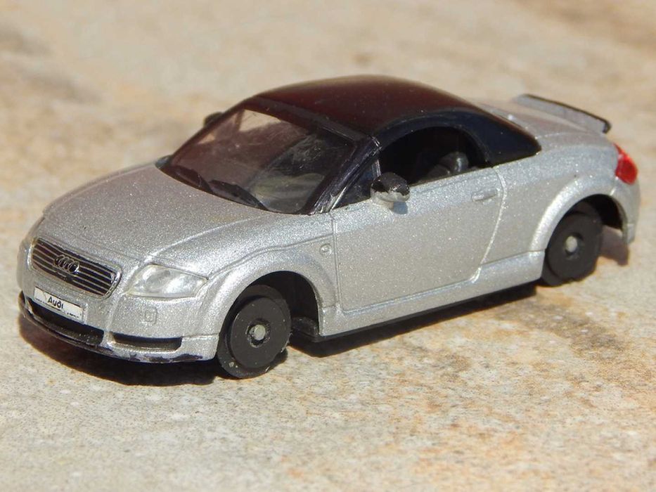 Macheta Audi TT Cabriolet I (8N) Hongwell 1:72 lipsa pneuri