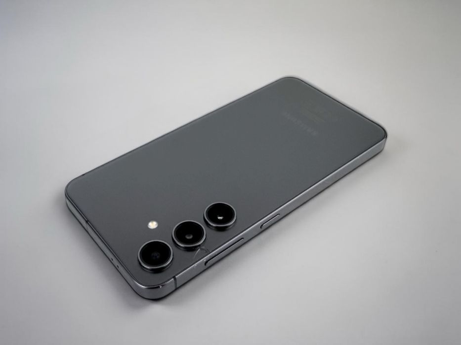 Samsung Galaxy S24 128GB 8RAM Onyx Black Отличен!