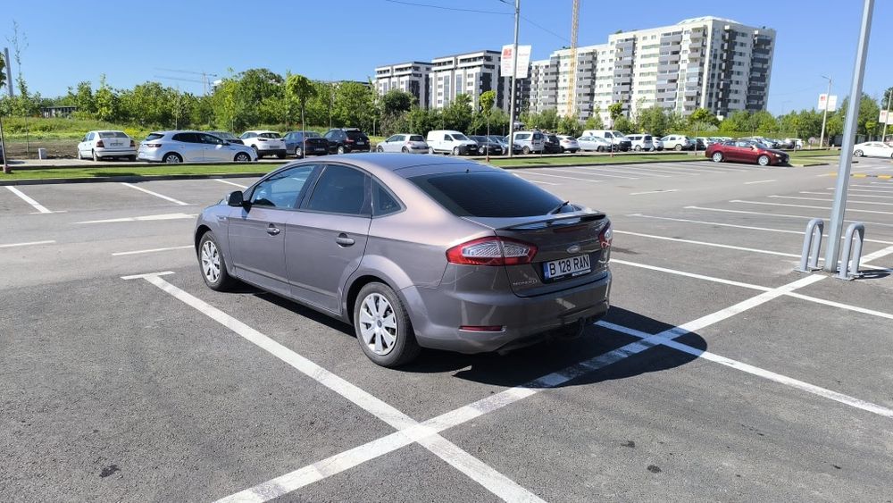 Vând ford Mondeo
