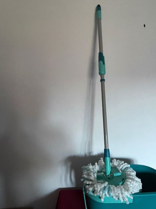 Mop rotativ cu găleată – nou / nefolosit