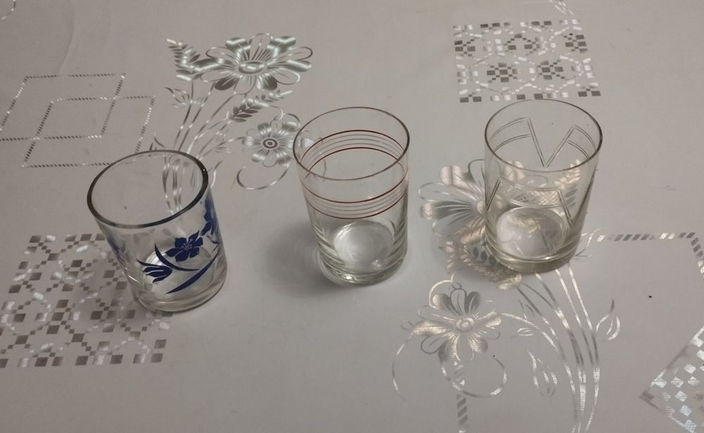 Стеклянные стаканы