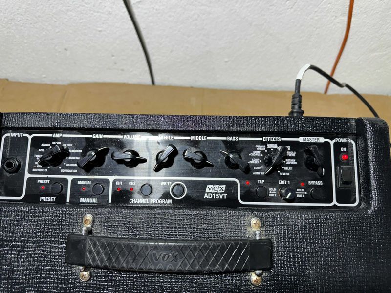 Кубе -  Vox 23 W