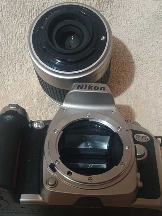 Aparat foto Nikon F 75