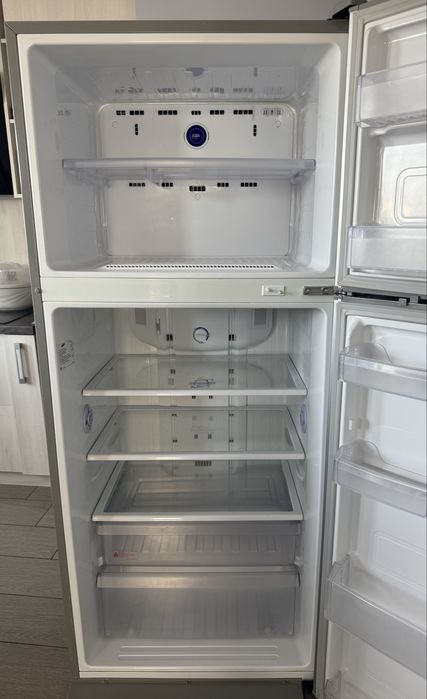 Холодильник Samsung