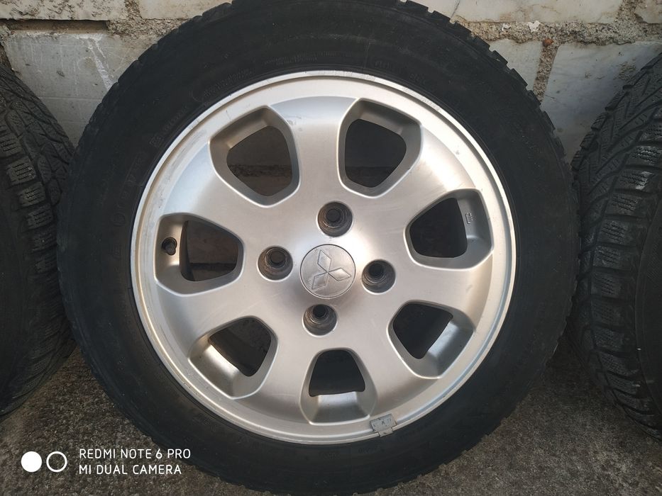 4броя лети джанти с гуми за Мицубиши спейс стар петнадесет цола