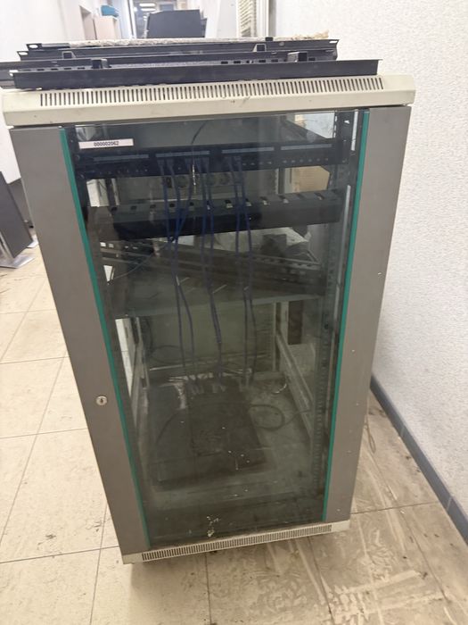 Продам серверные шкафы