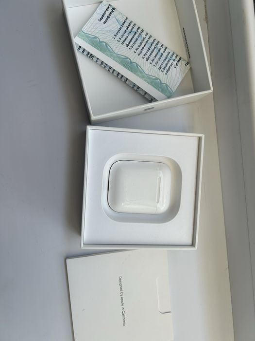 Продам айрподс.