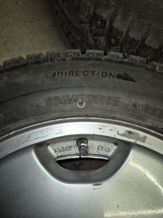 Продам зимнею резину с дисками