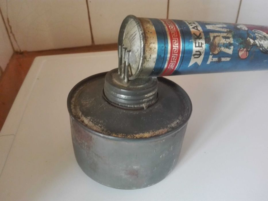 Ръчна дрелка (маткап) , пулверизатор и преса за картофи..