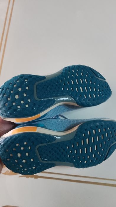 Adidasi Nike zoomx invincible run 3