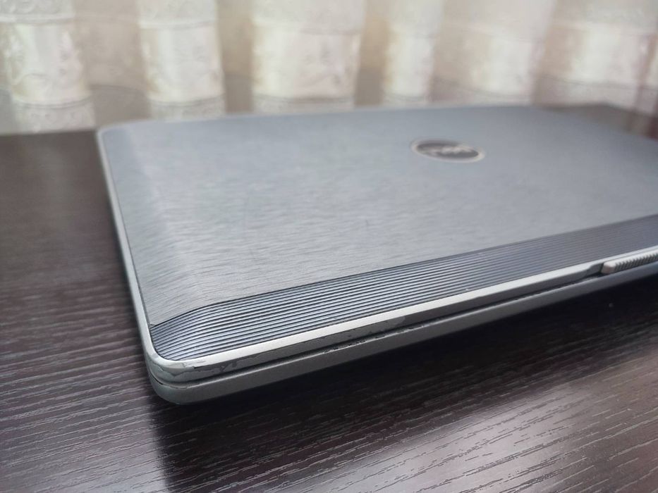 Dell Latitude E6420 i3-2350M 4GB ram 250gb hdd