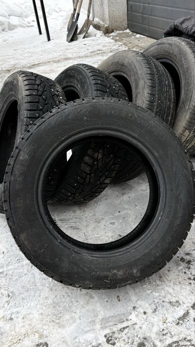 Продам комплект зимних шин