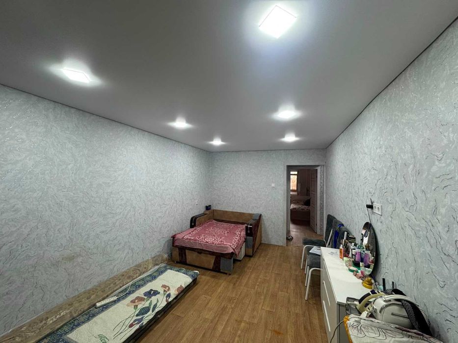Продам 2 ку Ломоносова 17\3 2 этаж