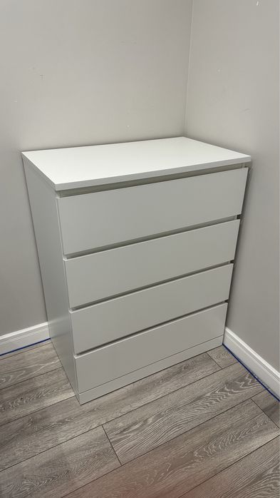 Продам кровать с матрасом и комод