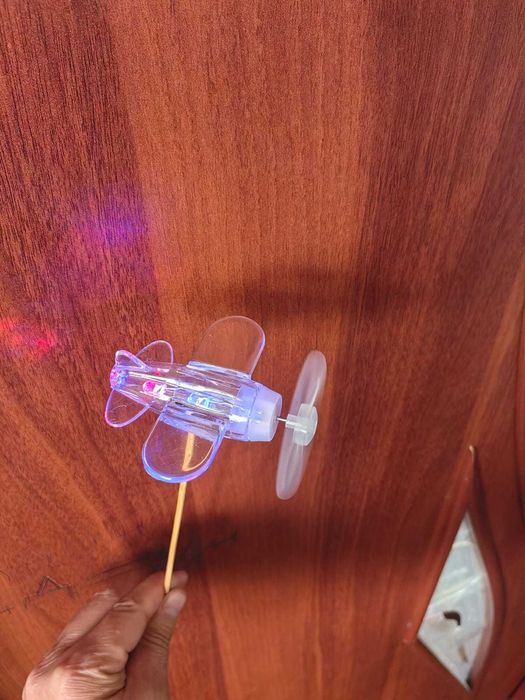 Самолёт светящийся (игрушка)