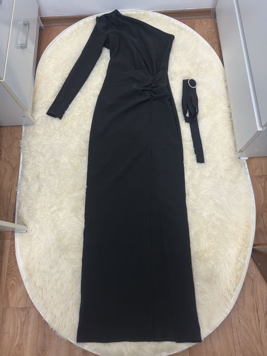 Платье вечернее на одно плечо