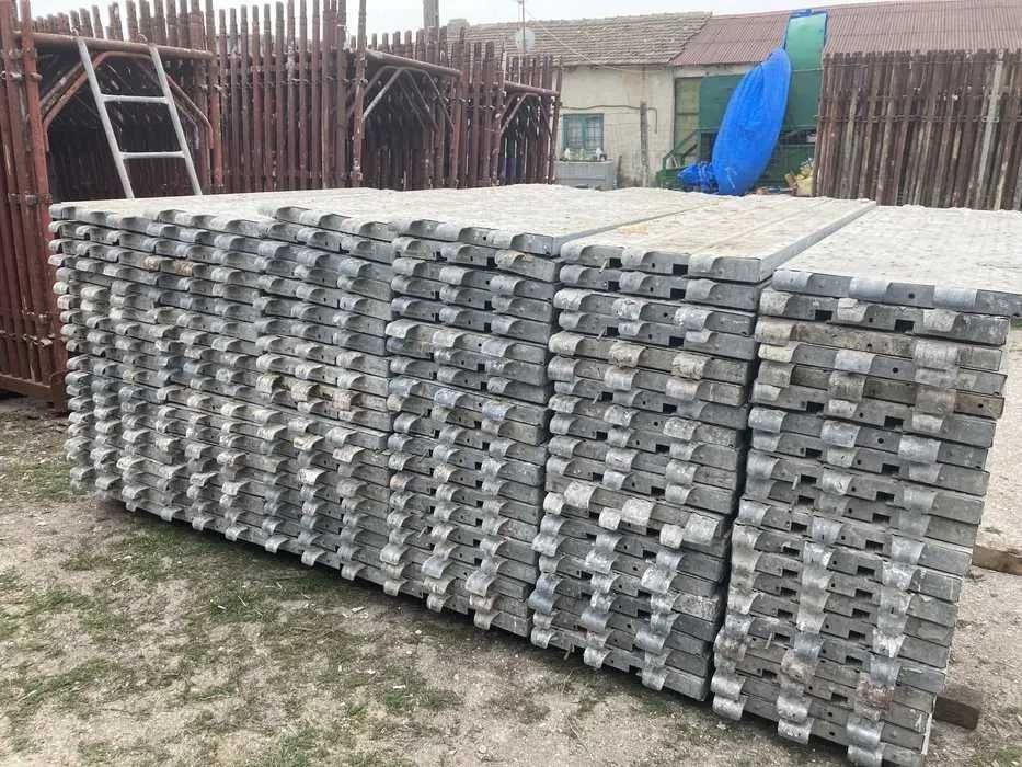 Schelă metalică de închiriat cu montaj autorizat la cerere