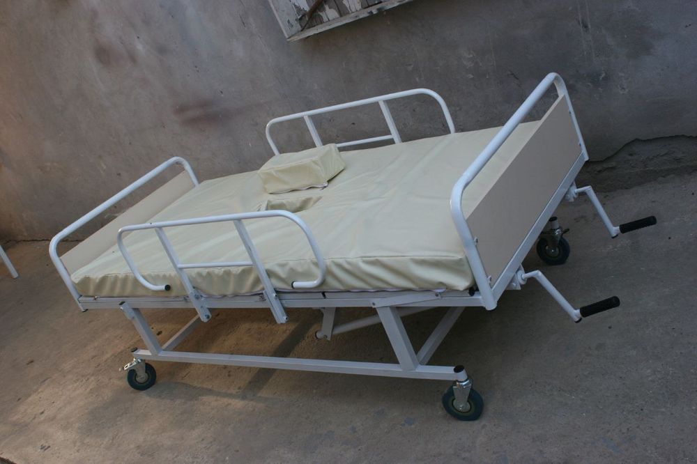 Медицинская кровать