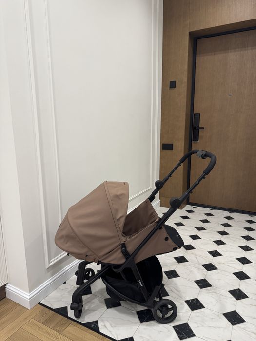 Продам коляску Anex air z