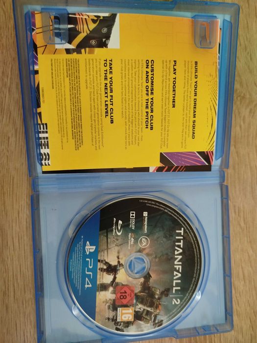 Продавам игра за PS4 TITANFALL 2