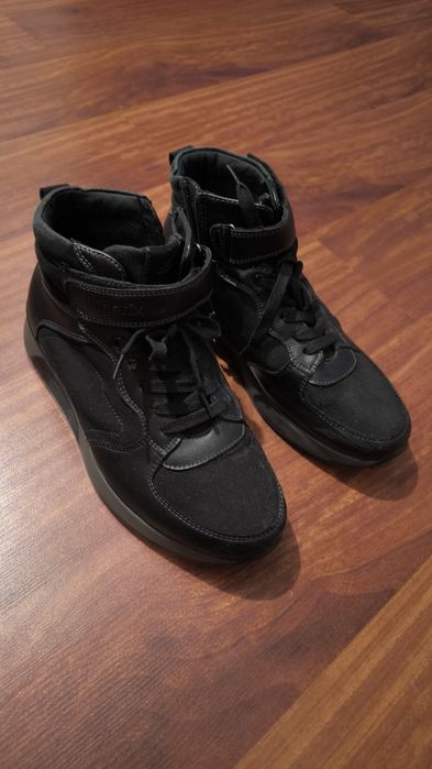 Ботинки  39 размер.