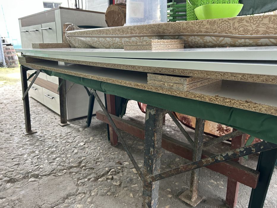 СПАЛНЯ с матрак и ТОП матрак