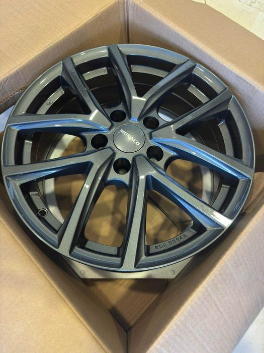 НОВИ Джанти Monaco CL2 J 7x 17 цола 5x114.30 ET40 Централен отвор 66.10мм / Цвят: Тъмно сиво