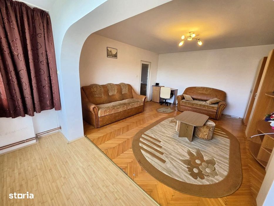 Vand apartament cu o camera cu centrala proprie, 40 mp, bloc 2001