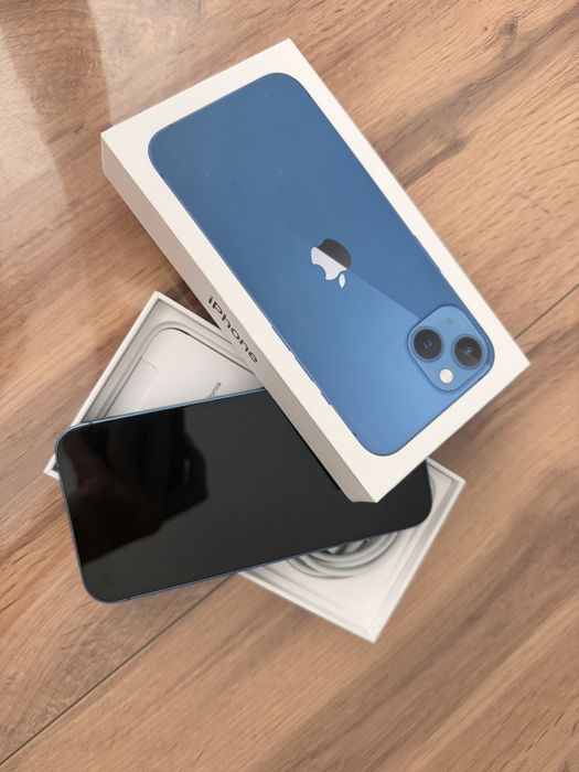 Продам Iphone 13