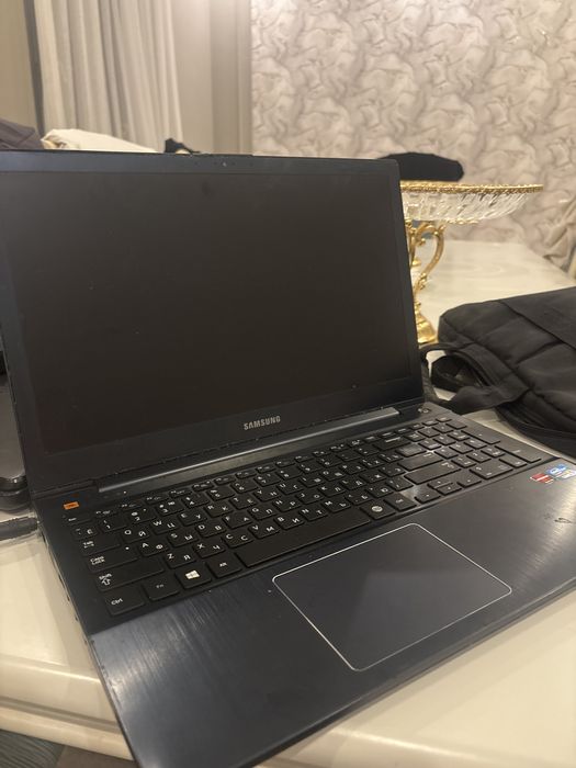 Ноутбук самсунгг