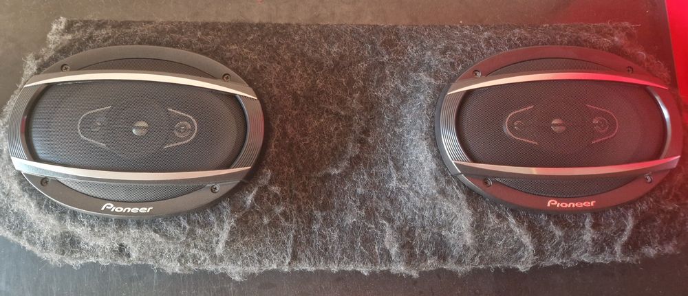 Срочно Продаётся Калонка Пионер оргинал и Буфер комплект