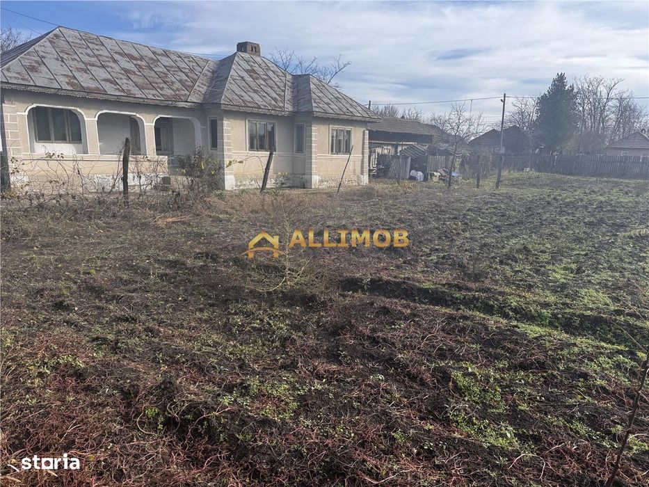 Casa batraneasca  si 1500 mp teren, doua deschideri – Fulga, Prahova