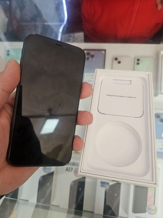 Iphone 11. 100%  64gb