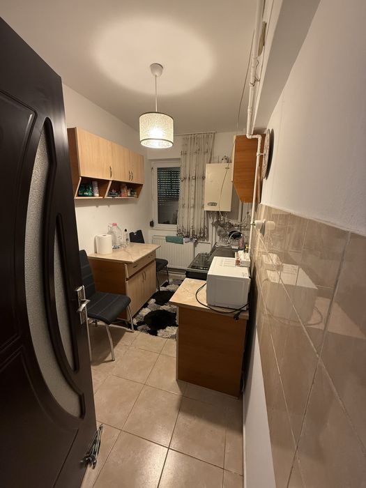 Inchiriez apartament