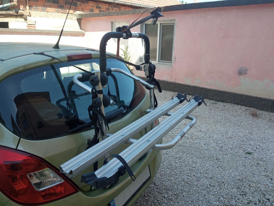 Универсален аксесоар за автомобил - багажник за превоз на велосипеди