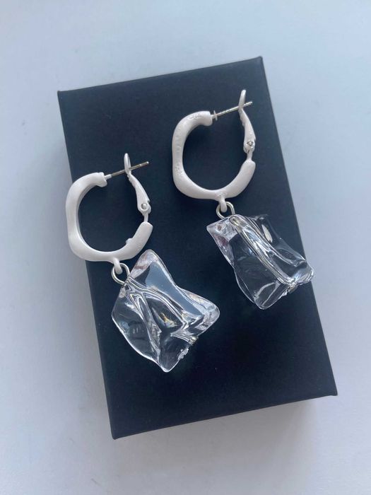 Модные украшения серьги и броши