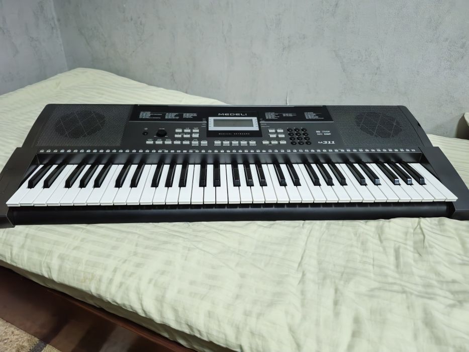 СРОЧНО - MEDELI M311 - Синтезатор