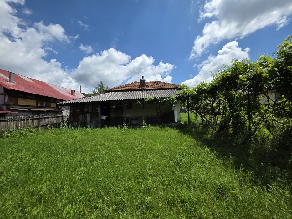 Casa batraneasca cu teren 3000 m, Calinesti, Arges