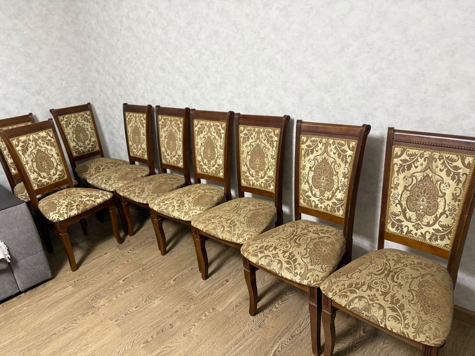 Продаю 12 стульев б/у