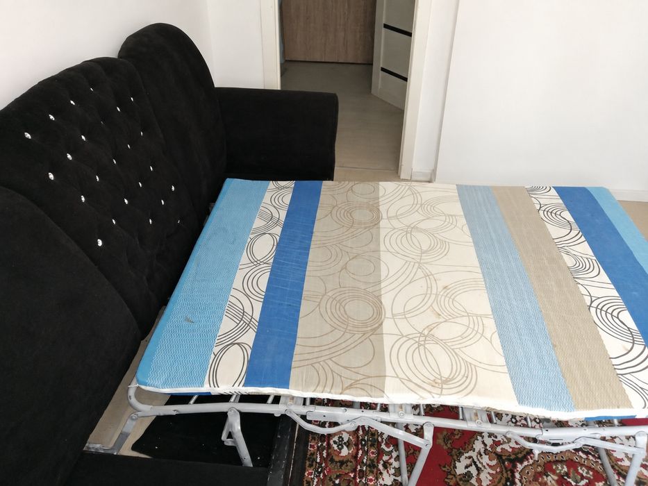 Продается диван в отличном состояние