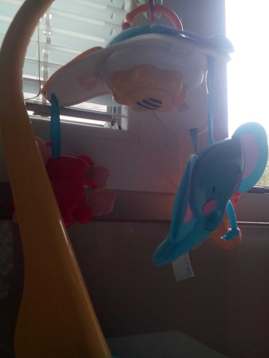 Fisher price въртележка