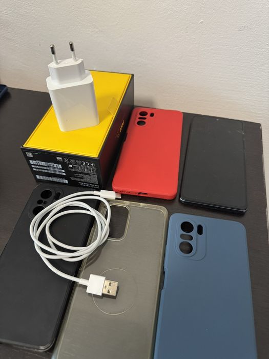 Смартфон POCO F3