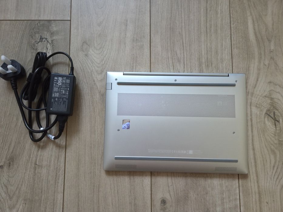 Продавам нов HP EliteBook 640 G11