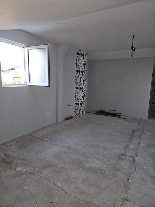 Vând casă în Ploiestiori