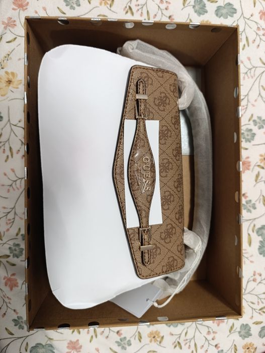 Guess Katya нова чанта